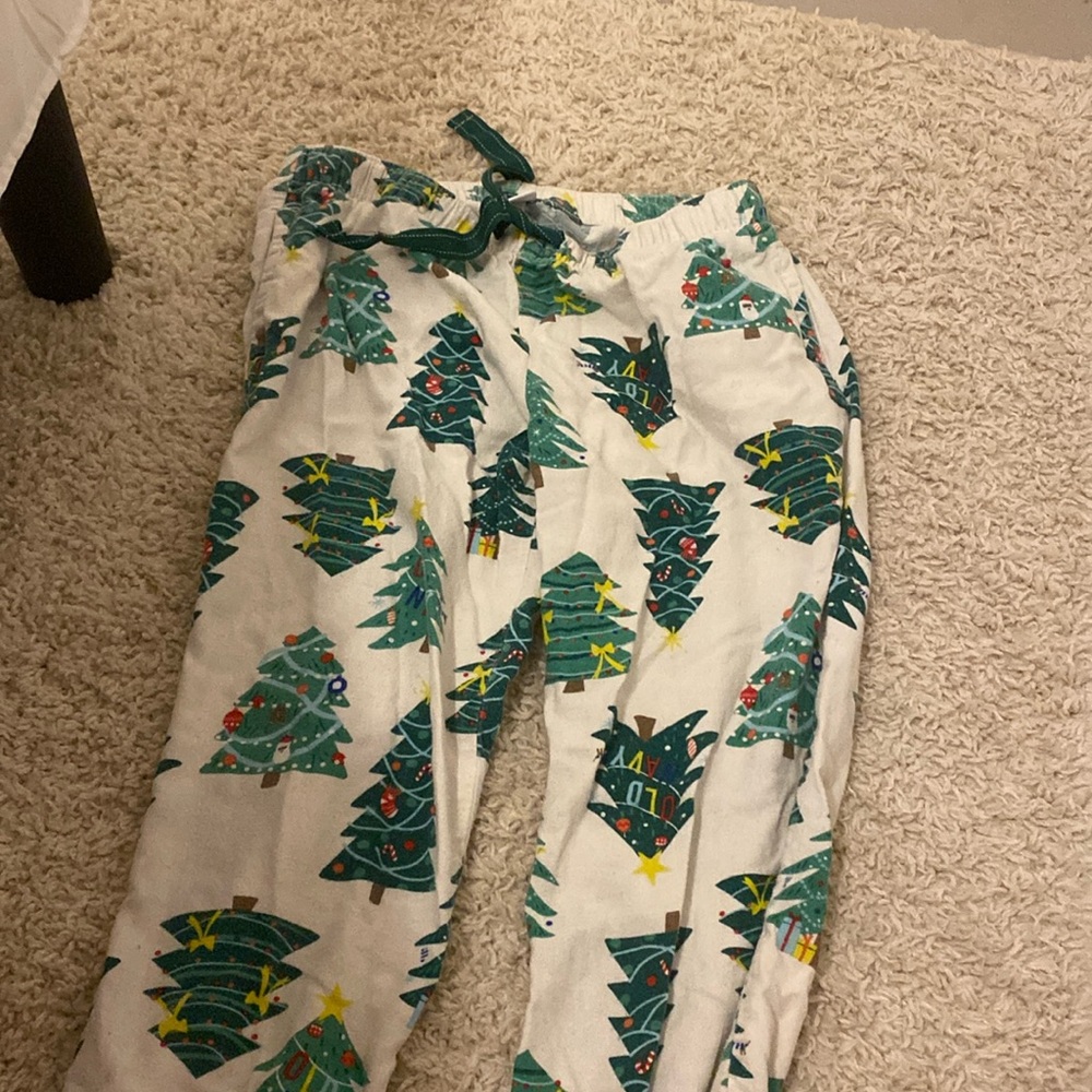 I’m selling pajama pants which have Christmas trees all over them